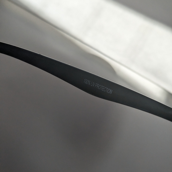 Stylish Sunglasses - Picture 4 of 5